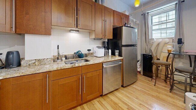 Building Photo - 116 Riverway Unit 99 Rental