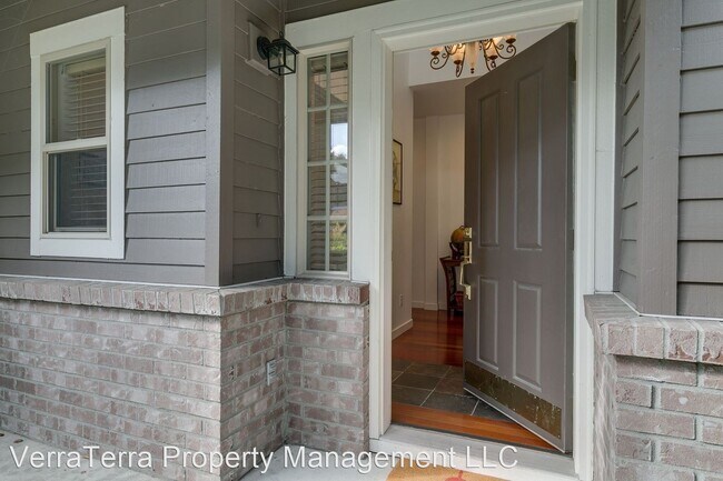 Photo - 3 br, 2.5 bath House - 15916 NE 95th Way