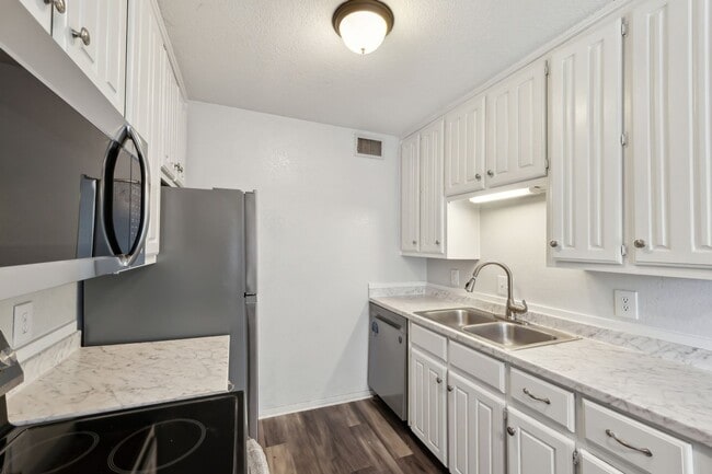 Charming 2BR Condo in Waco - Charming 2BR Condo in Waco