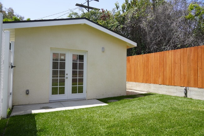 3227 Castle Heights Ave Unidad ADU