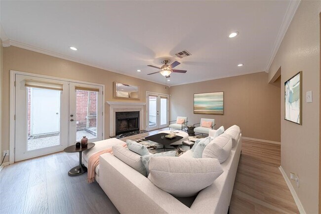 Building Photo - 2444 Bering Dr Unit 2444 Rental
