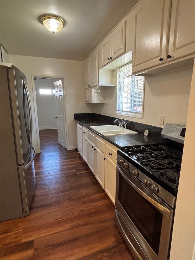 Photo - Bright & Spacious 2-Bedroom Home with Private Patio in San Pedro