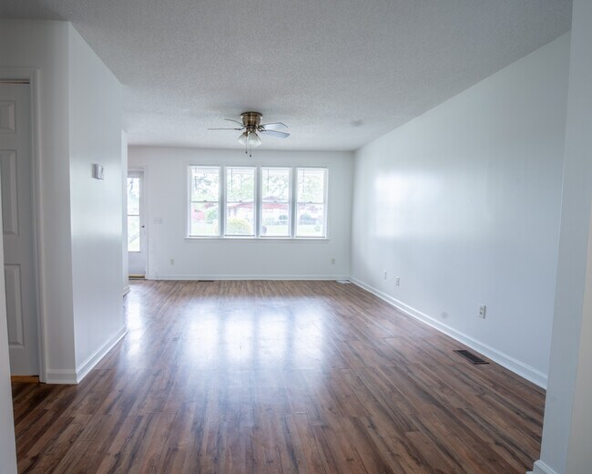 Photo - 1600 S Beltline Blvd