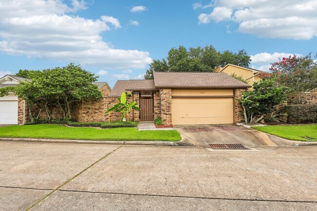 Building Photo - 1723 Sullins Way