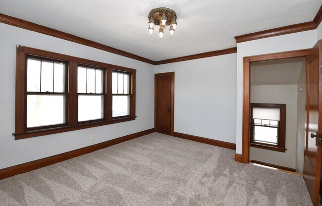 Photo - 5831 W Rogers St Unit Upper-B