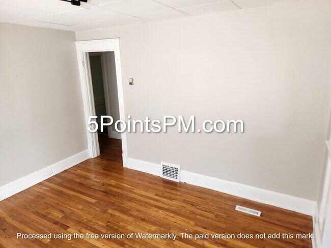 Photo - 1853 Colonnade Rd