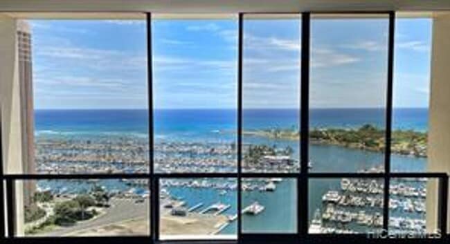 Photo - Yacht Harbor Tower