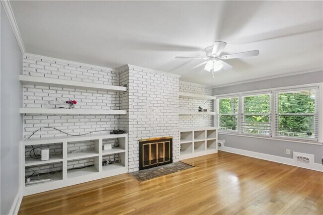 Photo - 153 Lindbergh Drive NE