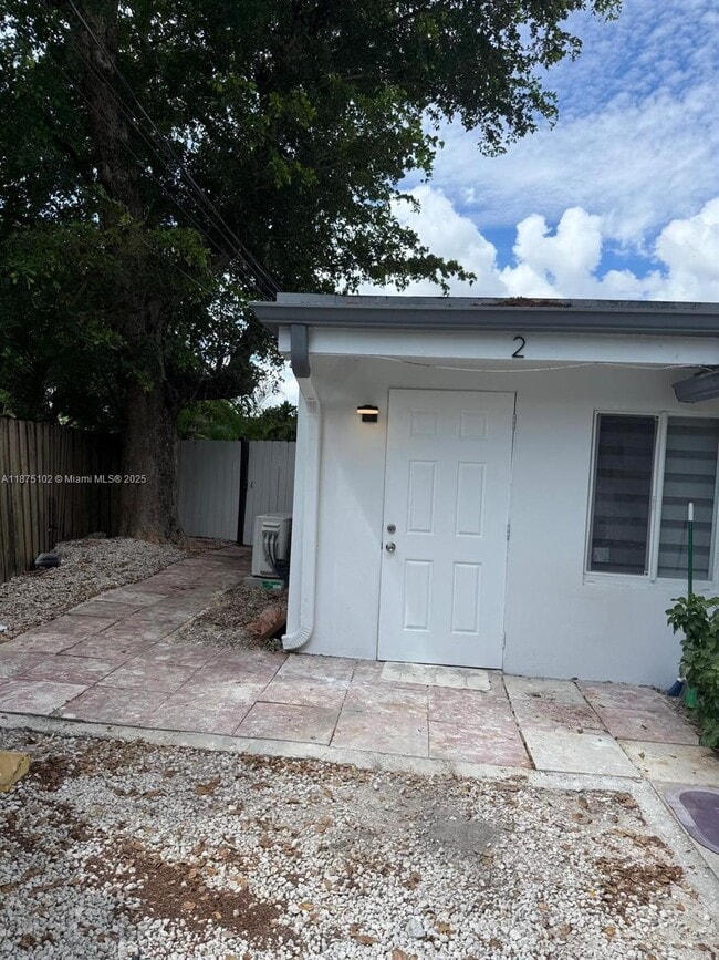 Building Photo - 1708 Taft St Unit 2 Rental