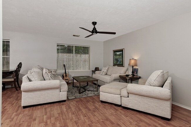 Photo - 127 Hockenberry Ct