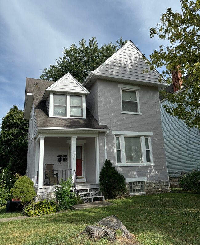 Building Photo - 4822 Oak St Unit 1