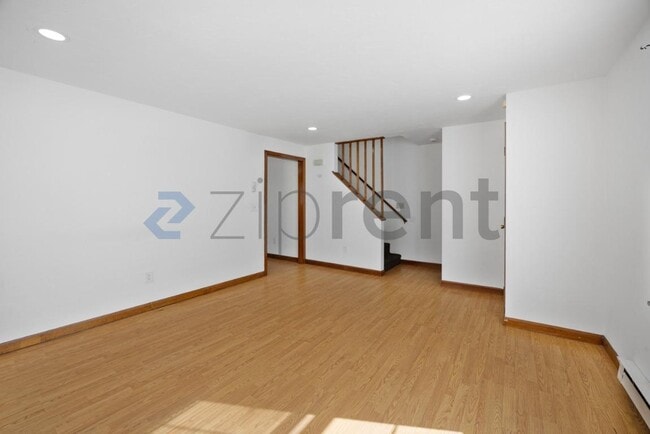 Photo - 3 Watson Ave