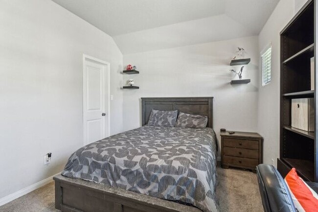 Photo - Spacious 1.5 Story Home with a Versatile F...