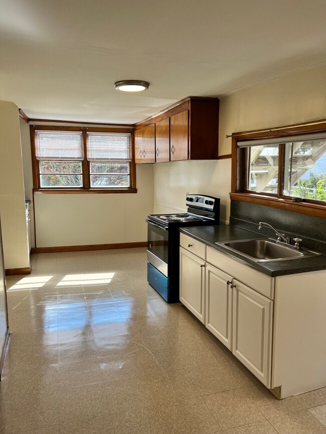 Photo - 37 Arlington St Apartments Unit 1R