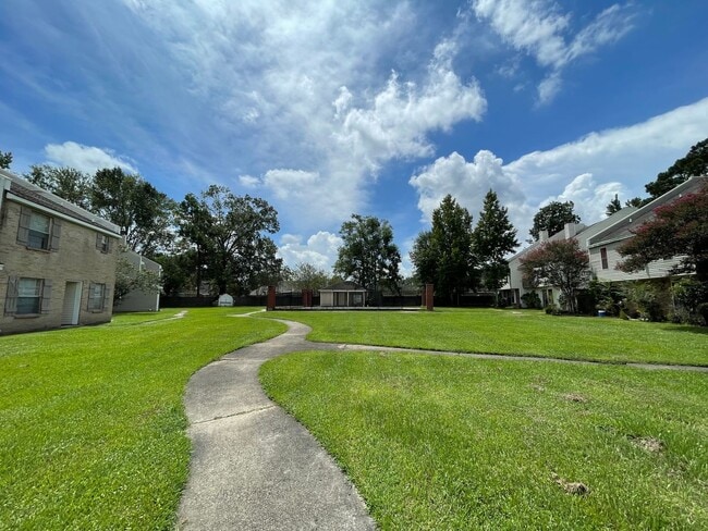 Building Photo - 4810 Kennesaw Dr Unit 4810-A