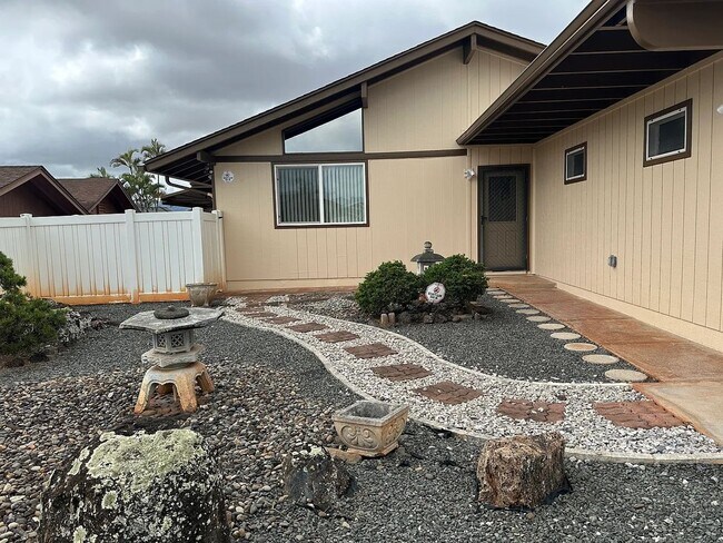 Photo - Spacious, 4 bedroom 2 bath single family home in Mililani located on a cul de sac.