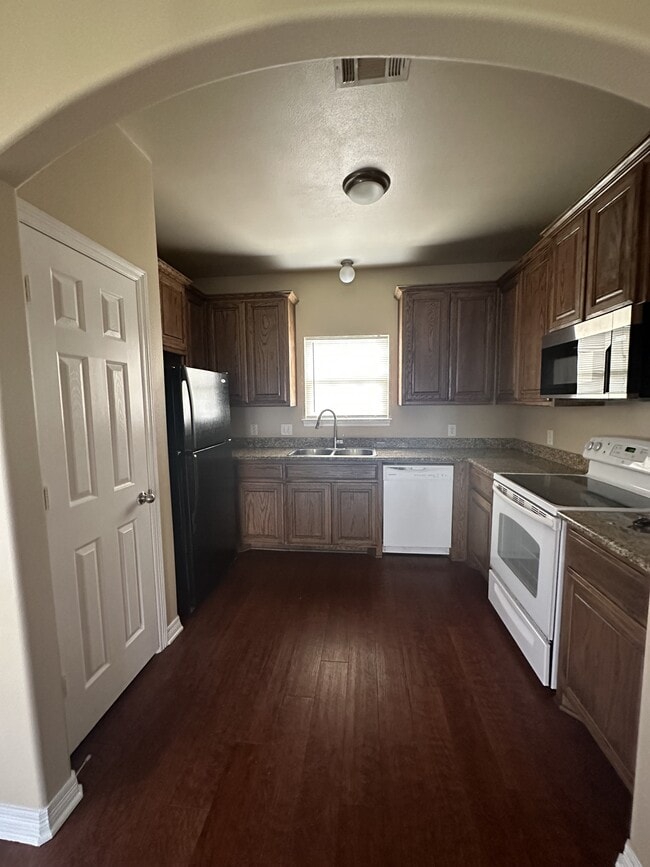 Photo - 701 Frame St