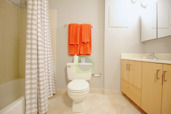 Photo - 732 N Dearborn St