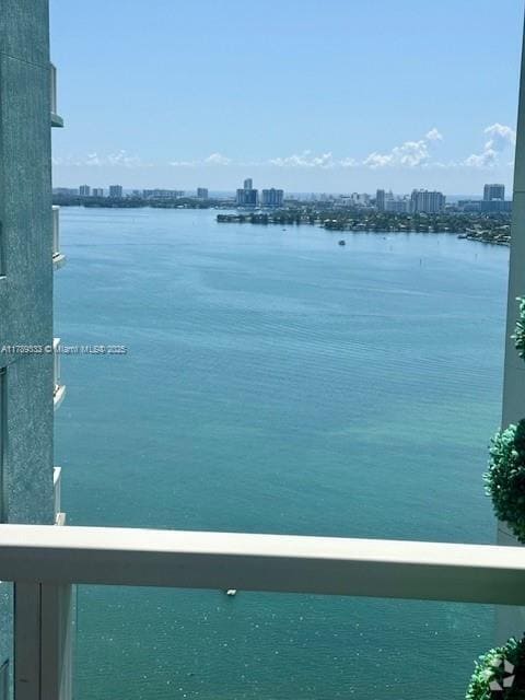 Building Photo - 1900 N Bayshore Dr Unit 2605 Rental