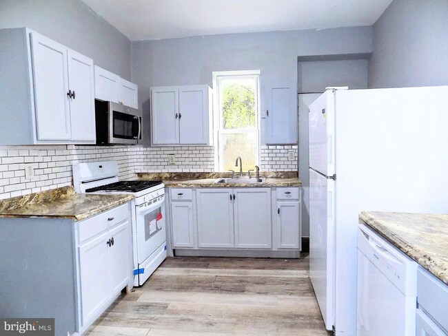 Photo - 804 N Front St