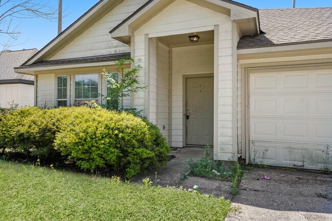 Building Photo - 420 Woodlake Dr Rental
