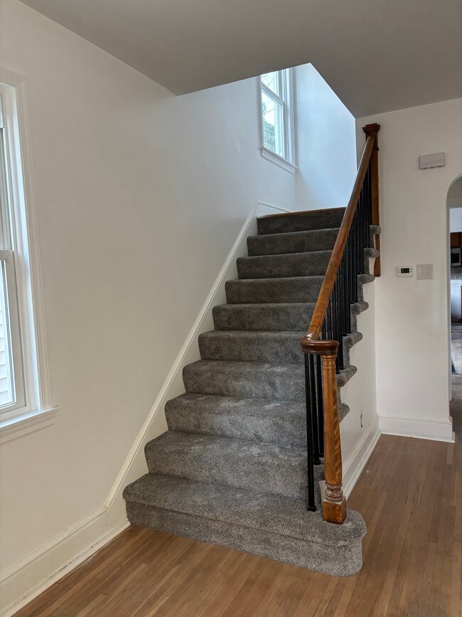 Photo - 263 W Main St