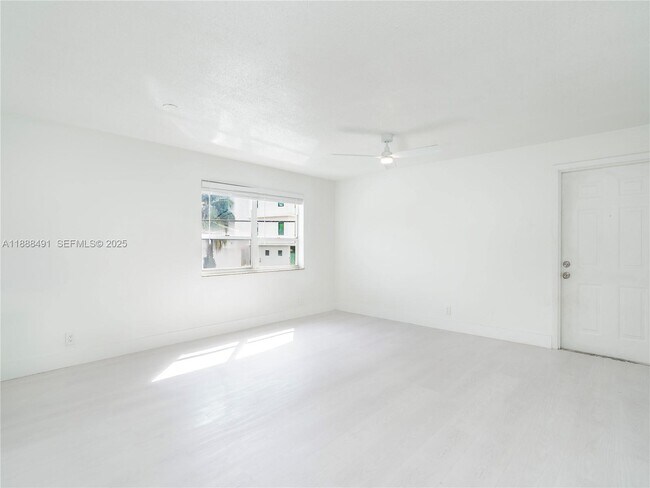 Photo - 2025 Miami Rd Unit 17