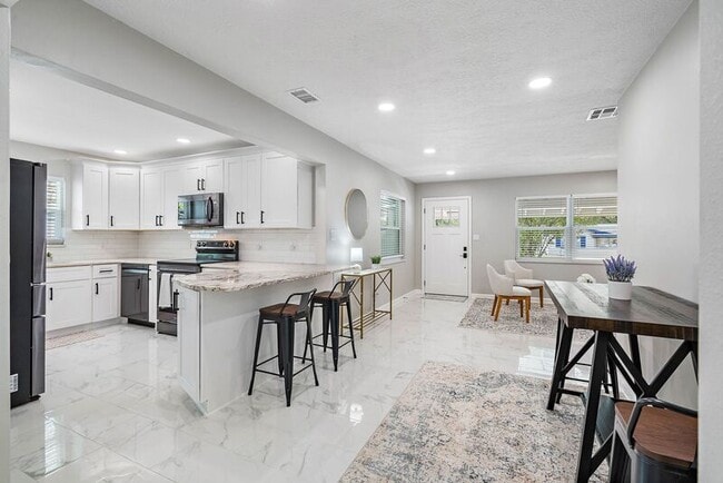 Photo - 10511 53rd Ave N