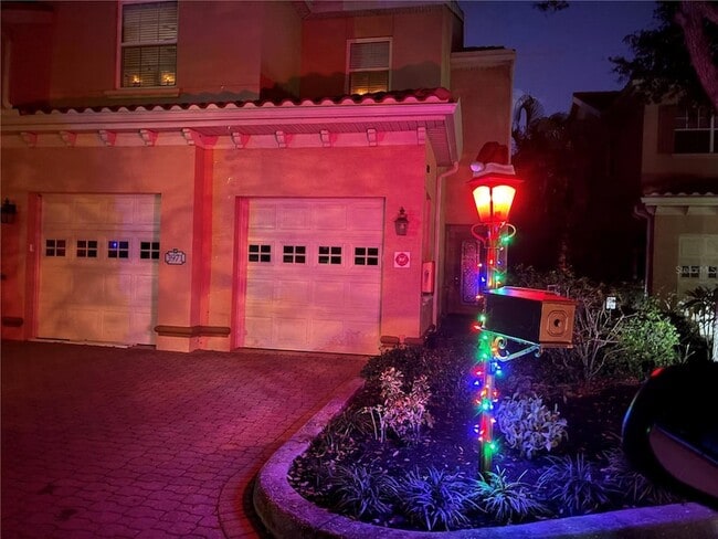 Building Photo - 3971 Square E Ln Unit 8