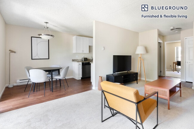 Photo - 877 Heatherstone Way Unit FL2-ID443