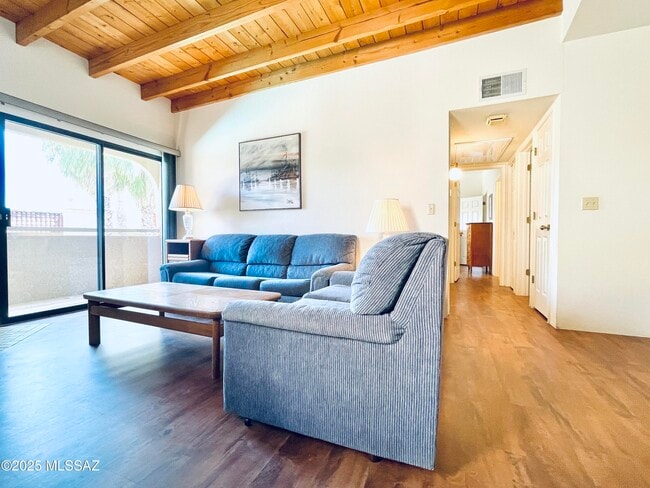 5750 N Camino Esplendora Unit 203