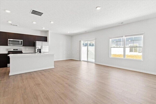 Photo - 1489 Jarry Ave