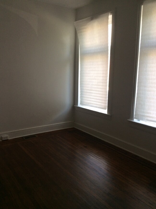 Photo - 3 Bedroom 1 Bath Apartment York City SD