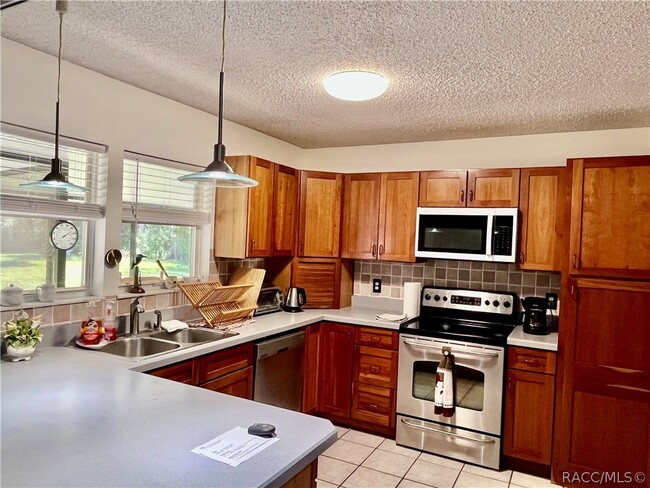 Photo - 801 N Country Club Dr