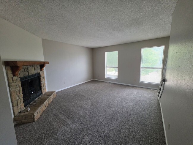 Photo - Spacious 2 Bedroom Quadplex with Garage