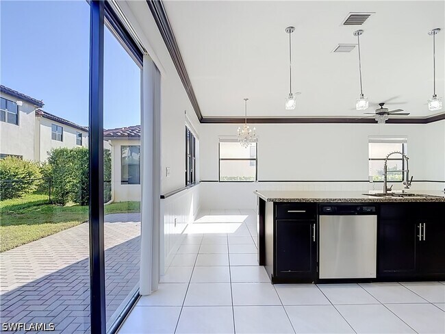 5462 Useppa Dr