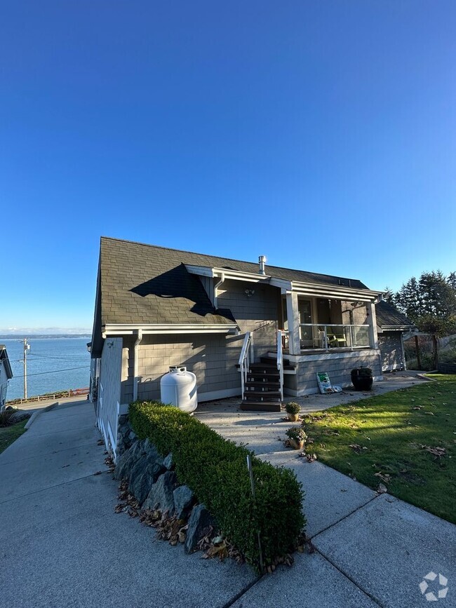 Building Photo - Beautiful rental in Driftwood shores commu...