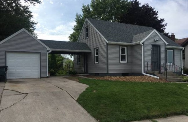 Photo - 819 Chicago St