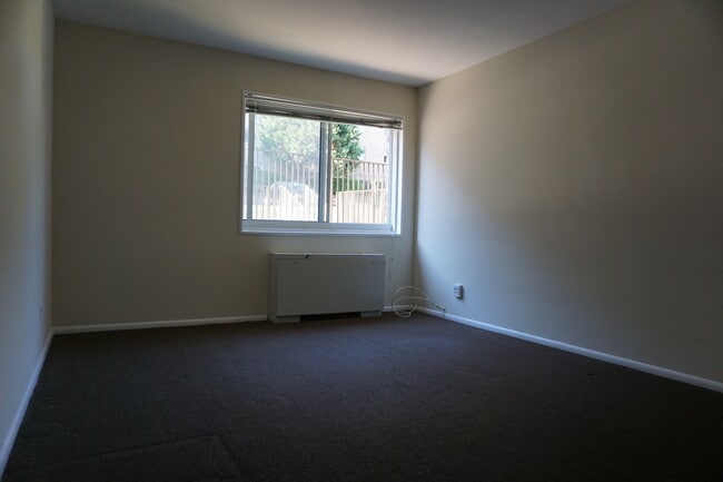 Photo - 4330 Hartwick road Unidad 218