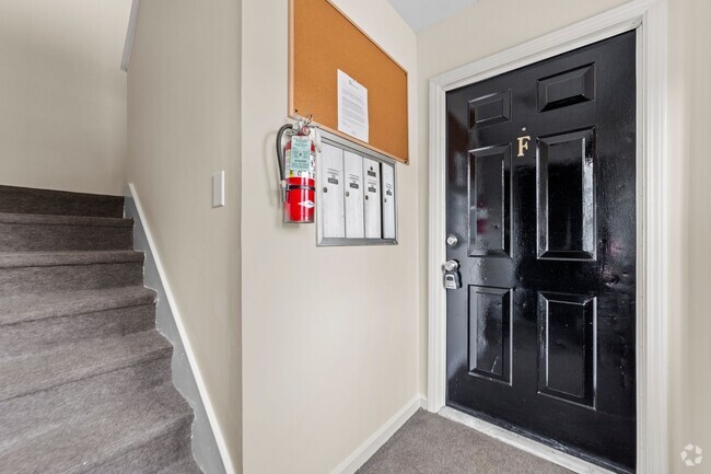 Building Photo - Two bedroom, 1.5 bath apartment home at Ha... Unit 510-H