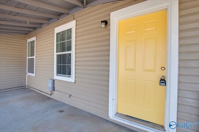 Photo - 3701 Fairview St SW