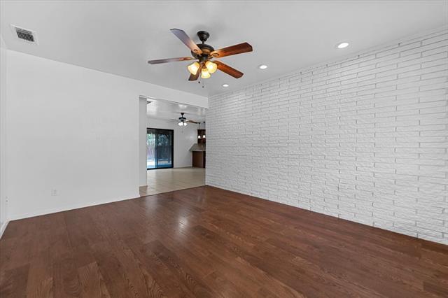 817 Warren Way