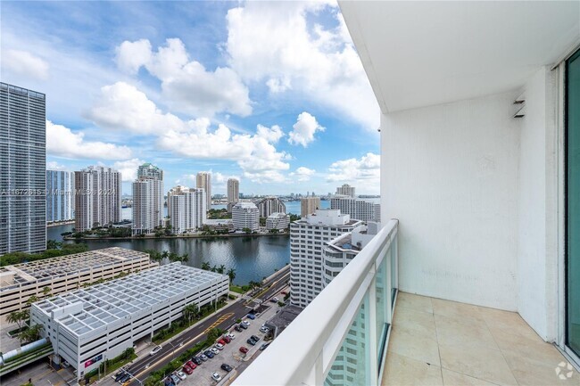 Building Photo - 950 Brickell Bay Dr Rental