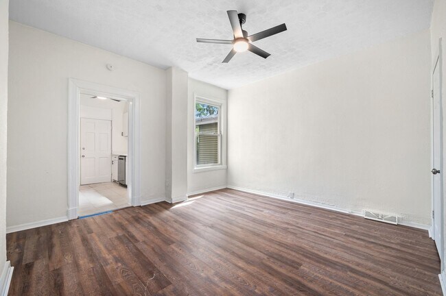 Photo - 3 bed 1 bath - newly updated, central air, laundry.