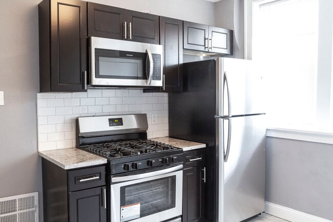 Building Photo - 4626 Wilcox Ave Unit A