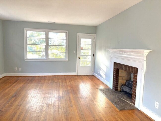 Photo - 2 Bedroom | 1 Bathroom Home – Downtown Charleston - Available NOW!