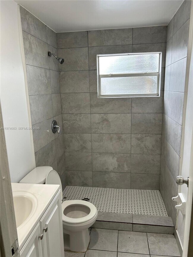 Photo - 2615 NW 13th Ct Unit 2