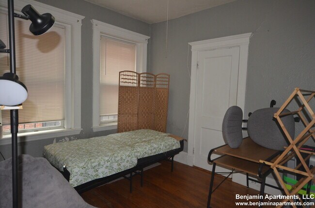 Building Photo - 463 Park Dr Unit 14