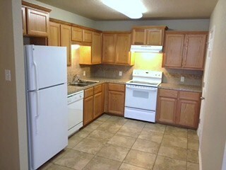 Photo - 3 Bedroom | 2 Bath Duplex – Modern Comfort...
