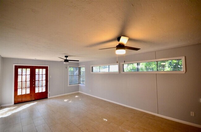 Photo - 6229 Tanager St